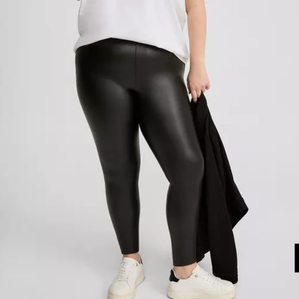 Chic Black Faux Leather Leggings